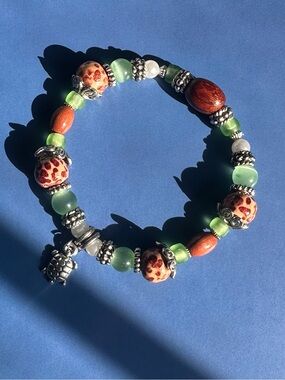 (2 for 20$) Beachy inspired crystal beaded bracelet